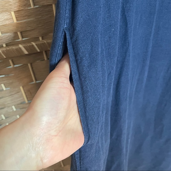 Uniqlo sleeveless maxi dress in Navy (Size S-M) - Picture 4 of 4